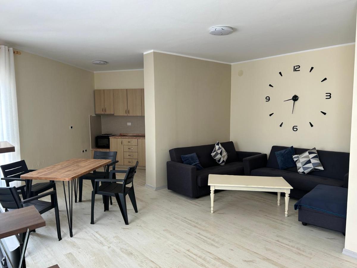 Apartment In Qerret Golem  Exterior foto